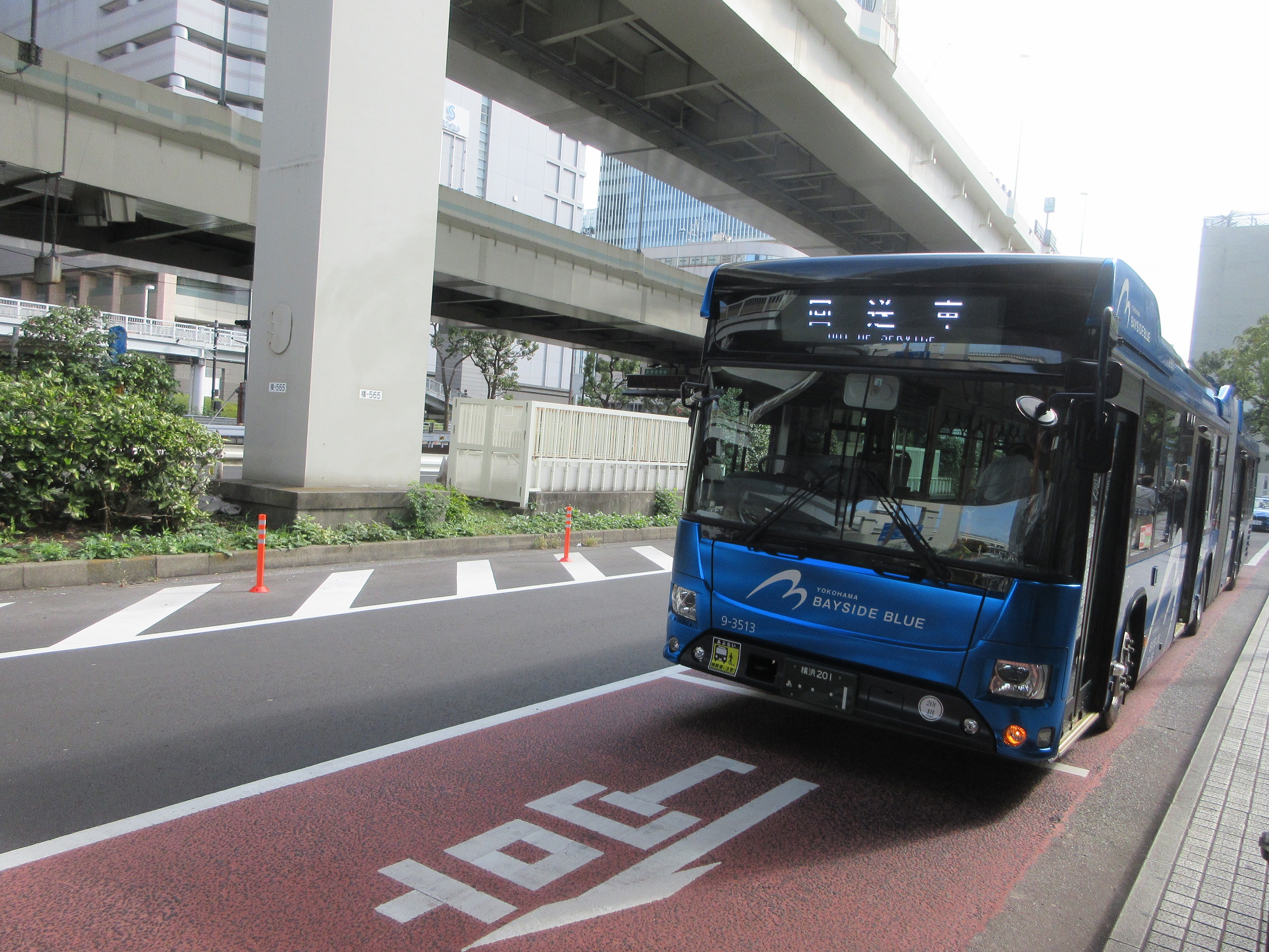 バス　連結バス　11台 hq720.jpg?sqp=-