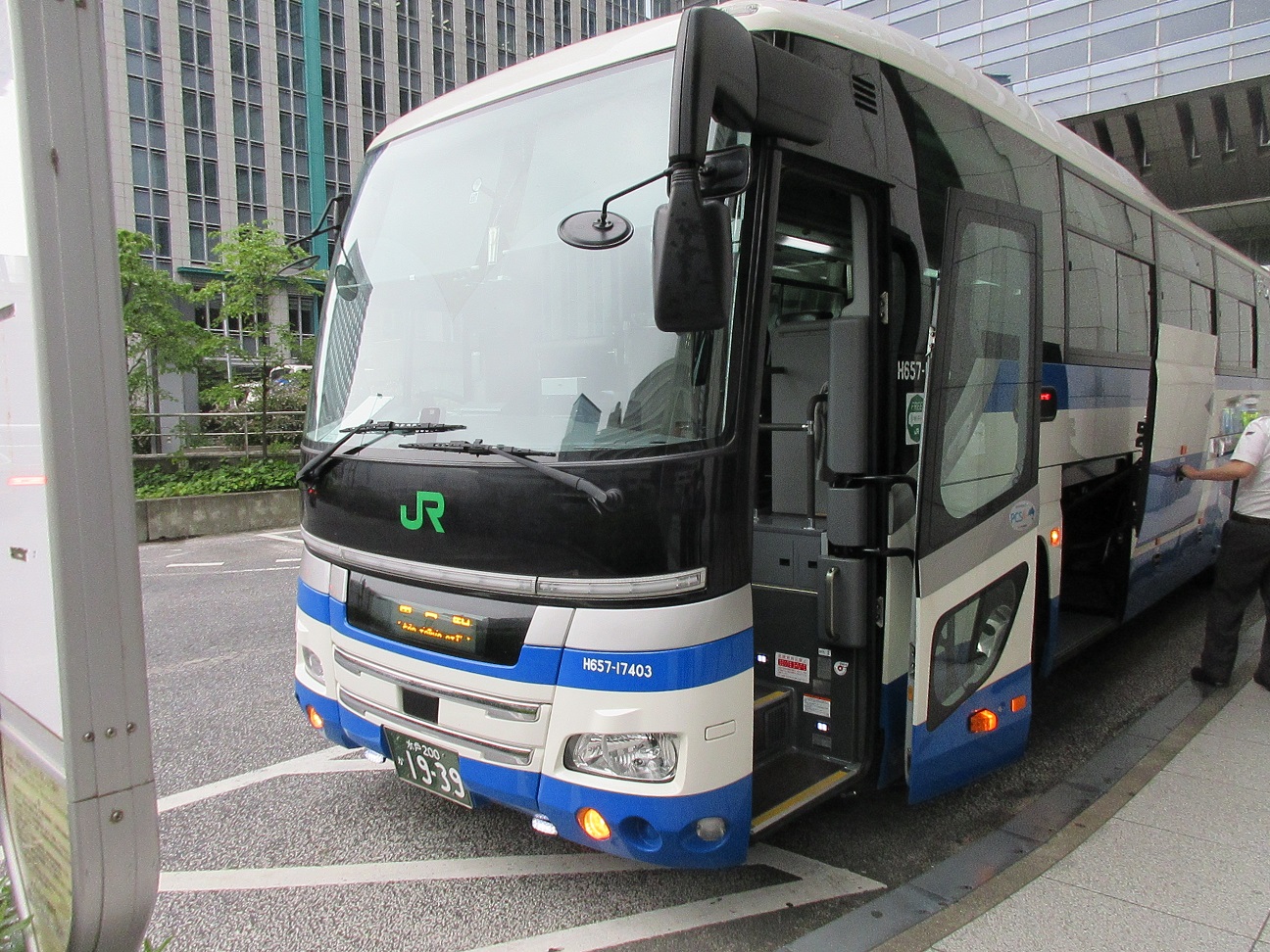 バズーカズ ファイル:Tobus S-D513 Koto Community Bus Shiokaze Erga Mio