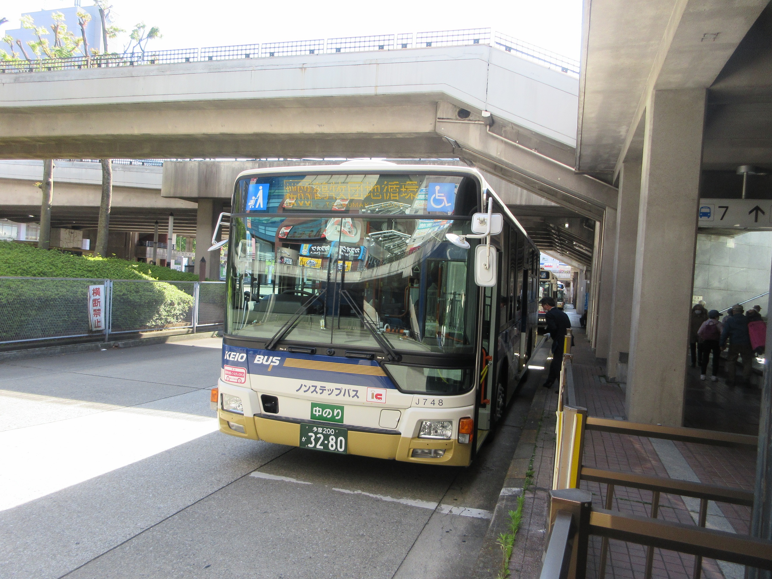 京王バス J31748