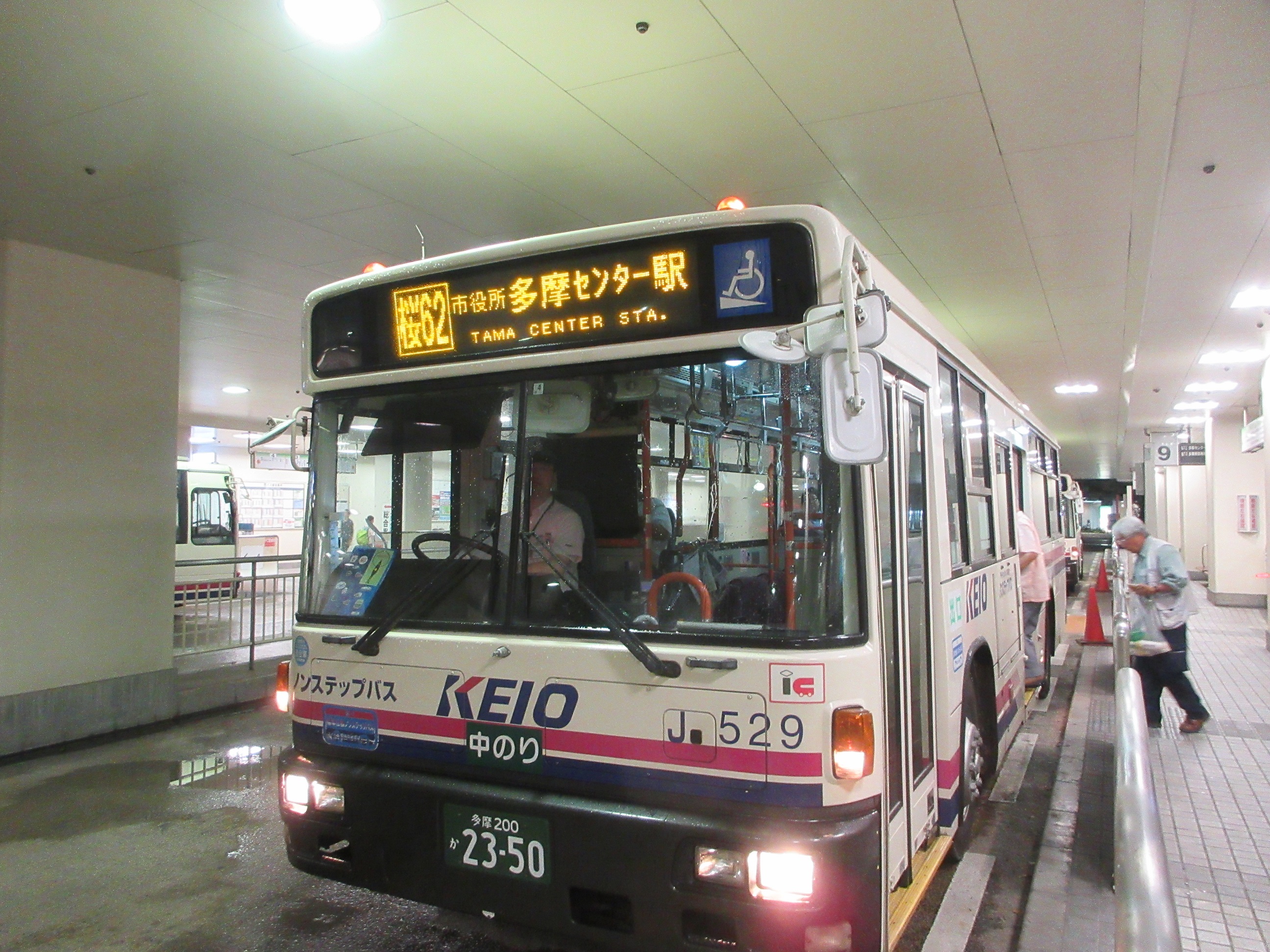 京王バス J40529