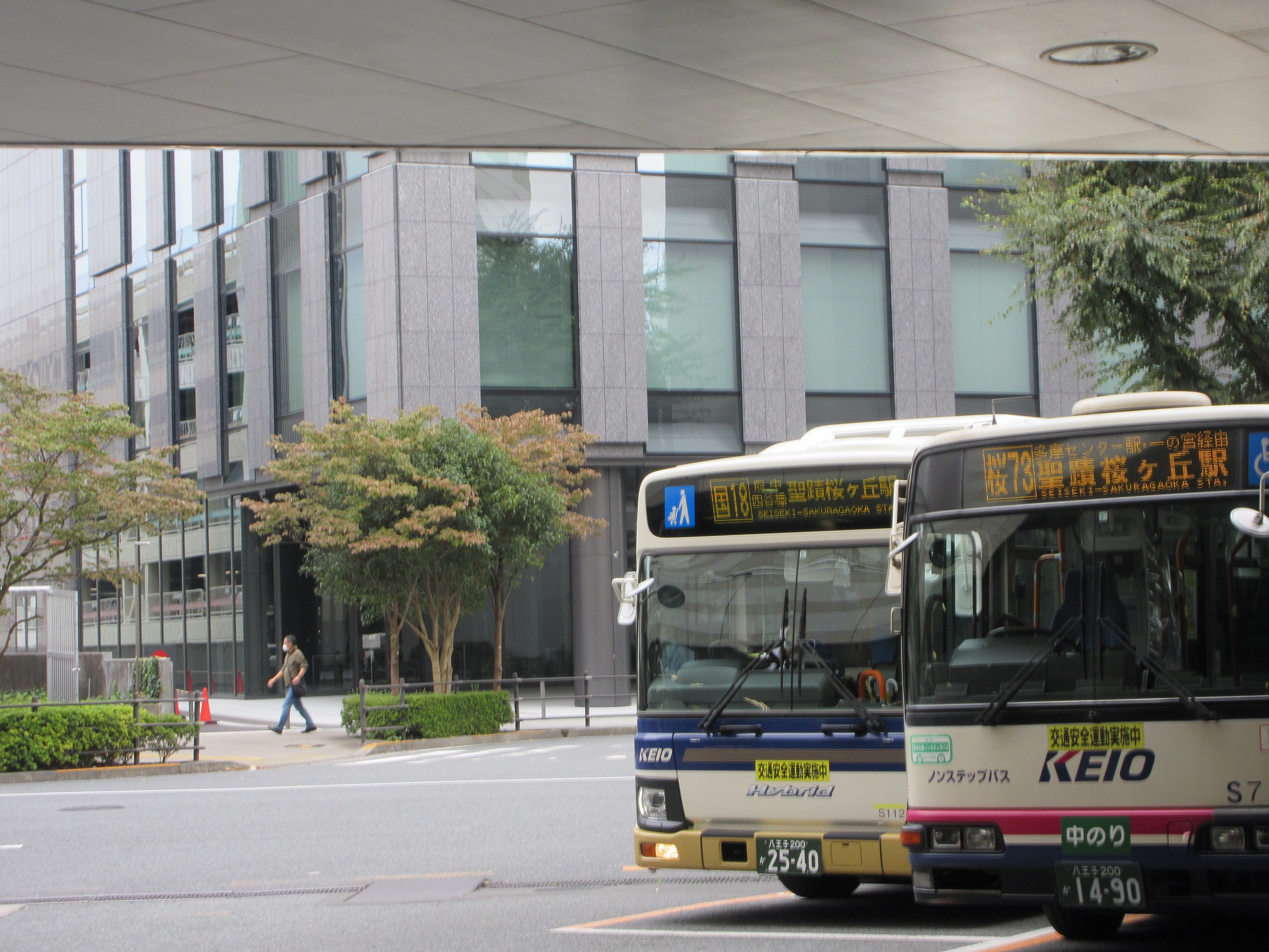 京王バス S22112