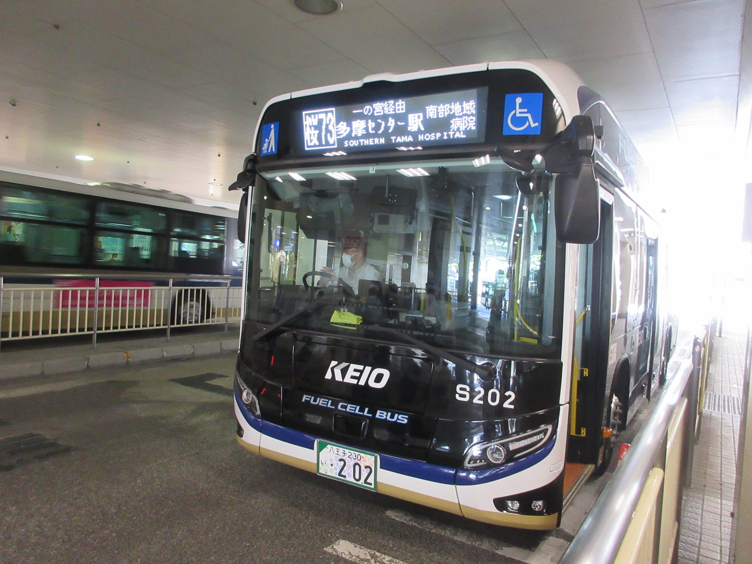 京王電鉄バス S22202